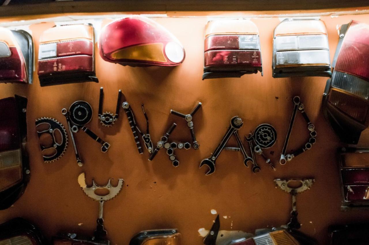 That Crazy Hostel Анджуна Екстериор снимка