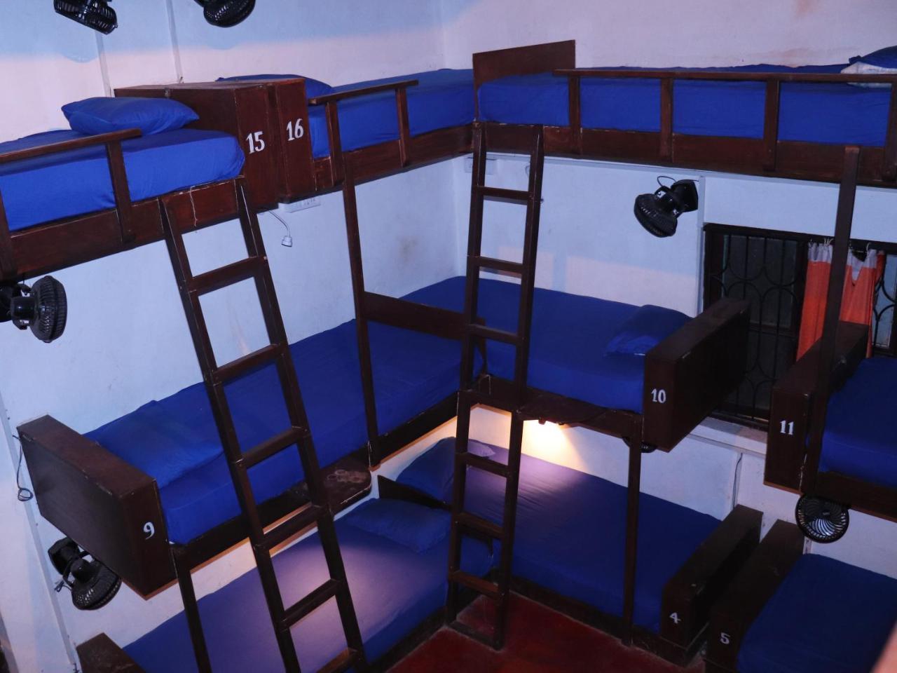 That Crazy Hostel Анджуна Екстериор снимка